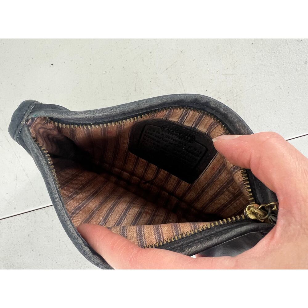 Vintage Coach Black Leather Zip Pouch Cosmetic Case Travel Clutch One Size - Picture 4 of 5